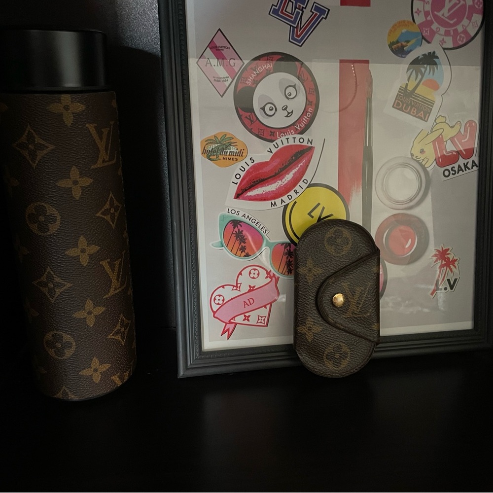 Louis Vuitton 4 ring keychain.